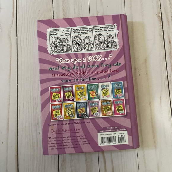 Dork Diaries book 8 - Picture 3 of 3